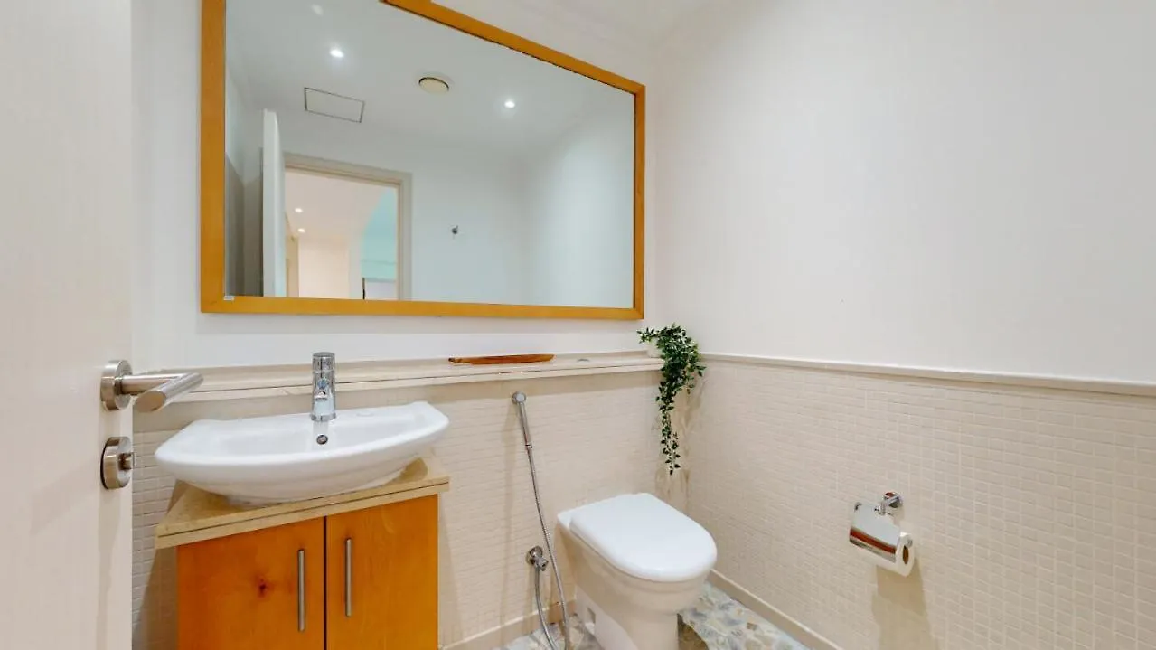 Attessa Tower - Vibrant One Bedroom In Marina Dubai Apartment