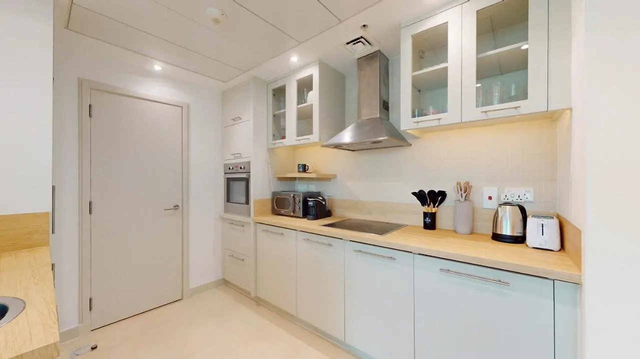 Attessa Tower - Vibrant One Bedroom In Marina Dubai Apartment